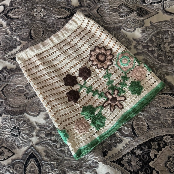 CHASING UNICORNS Sweet Dreams Floral Hand Crochet Set size Medium (NWT) - Picture 5 of 10